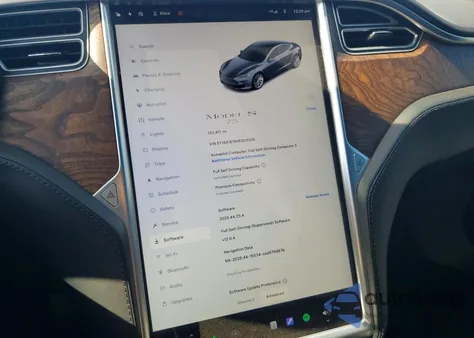 2017 Tesla Model S z USA, uszkodzony, nr VIN 5YJSA1E19HF203205